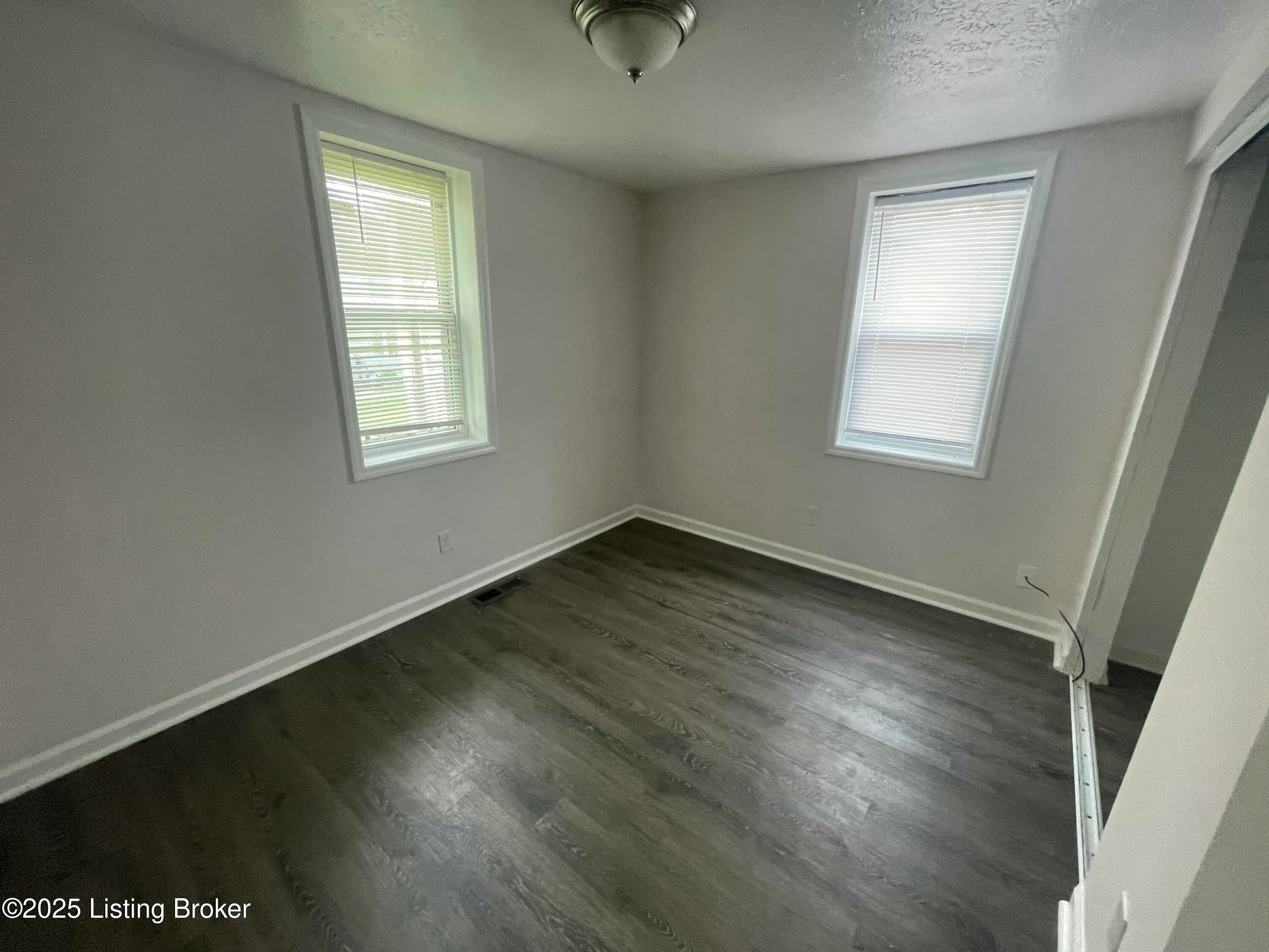 Louisville, Kentucky 40203, United States, 2 Bedrooms Bedrooms, ,2 BathroomsBathrooms,Residential,Active,152583