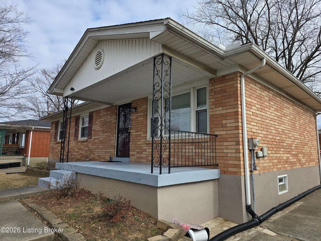 Photo of 6811 Copra Ln, Louisville, KY 40219 (MLS # 1706656)