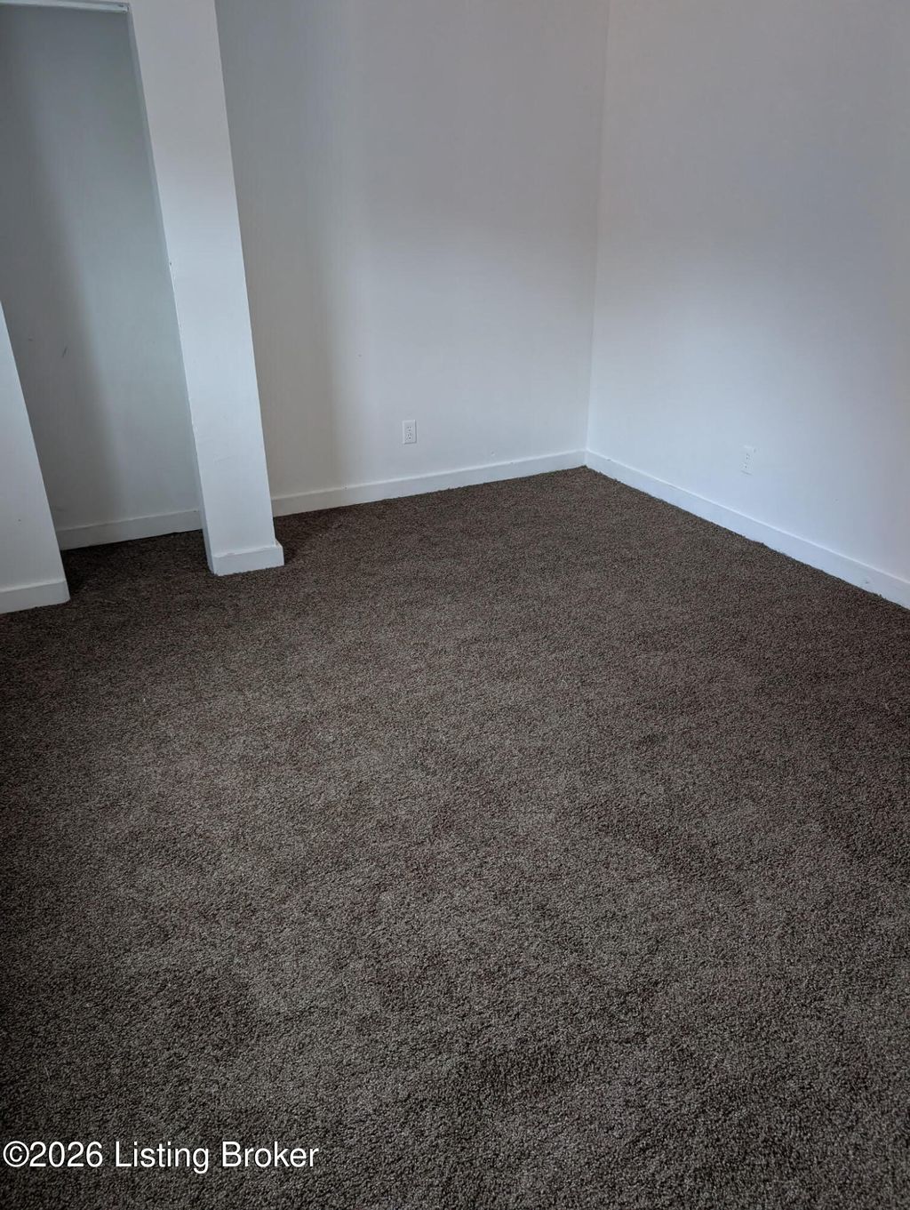 Photo of 2805 W Chestnut St, Louisville, KY 40211 (MLS # 1713290)