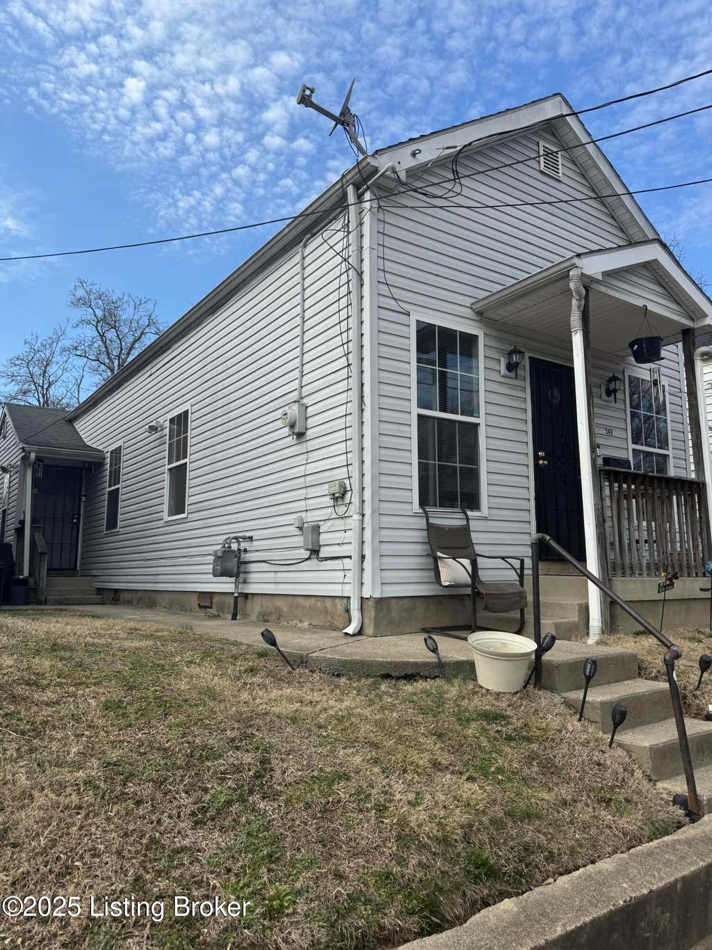 Photo of 548 S 20th St, Louisville, KY 40203 (MLS # 1725408)