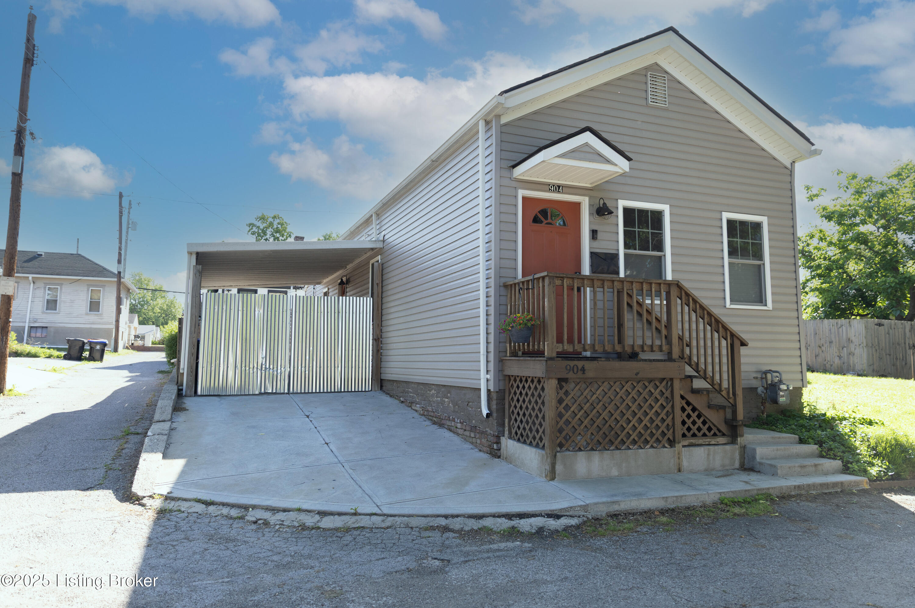 904 Schiller Ct, Louisville, Kentucky image 2