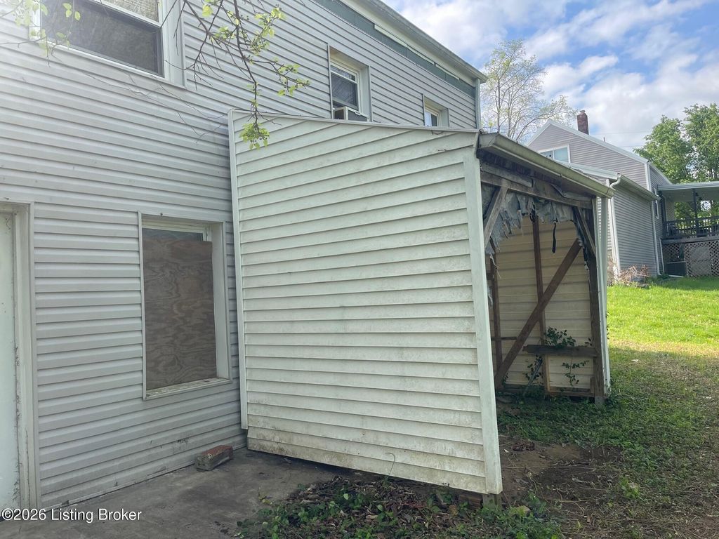 Photo of 74 Benson Pike, Shelbyville, KY 40065 (MLS # 1714282)