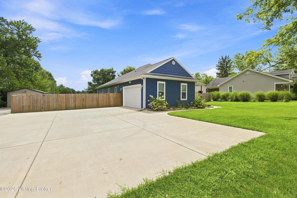 Photo of 5700 Old Floydsburg Rd, Crestwood, KY 40014 (MLS # 1728908)