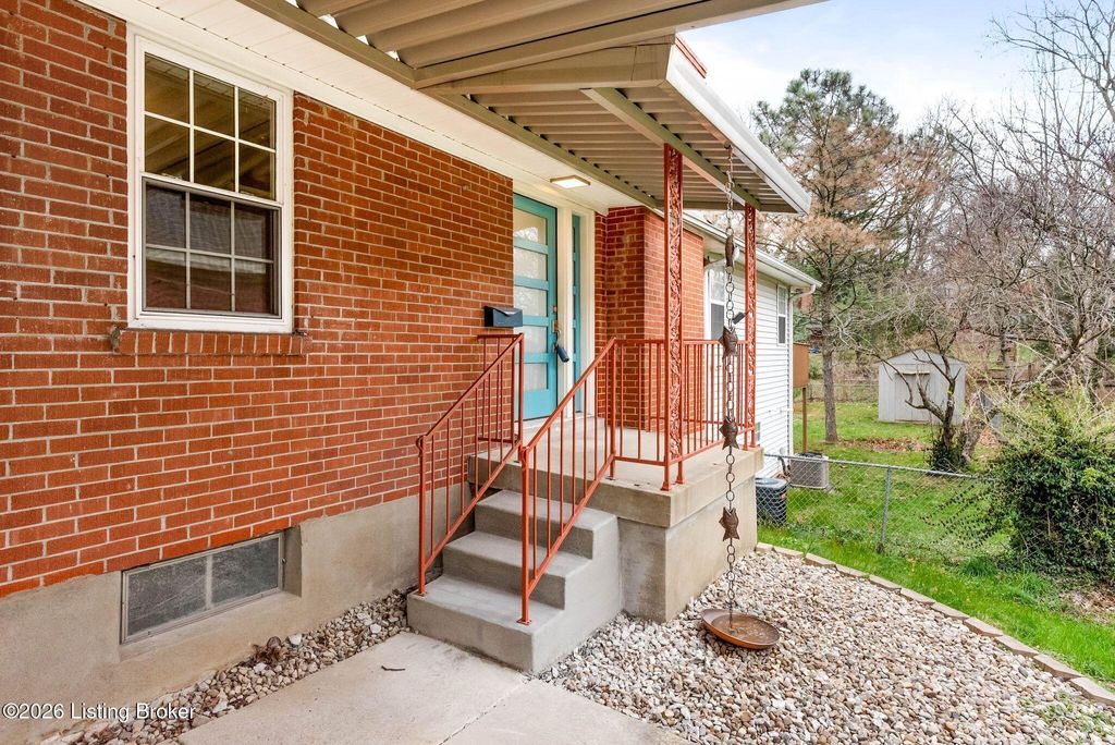 Photo of 215 Blackburn Ave, Louisville, KY 40206 (MLS # 1711822)