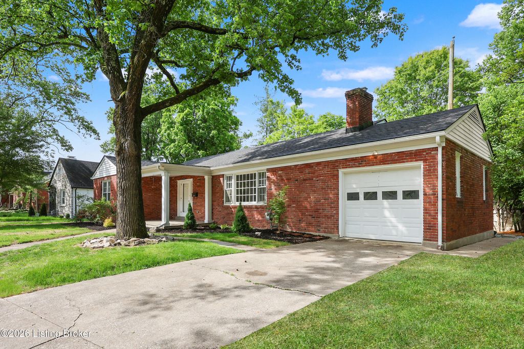 Photo of 200 Paul Sawyier Dr, Frankfort, KY 40601 (MLS # 1720733)
