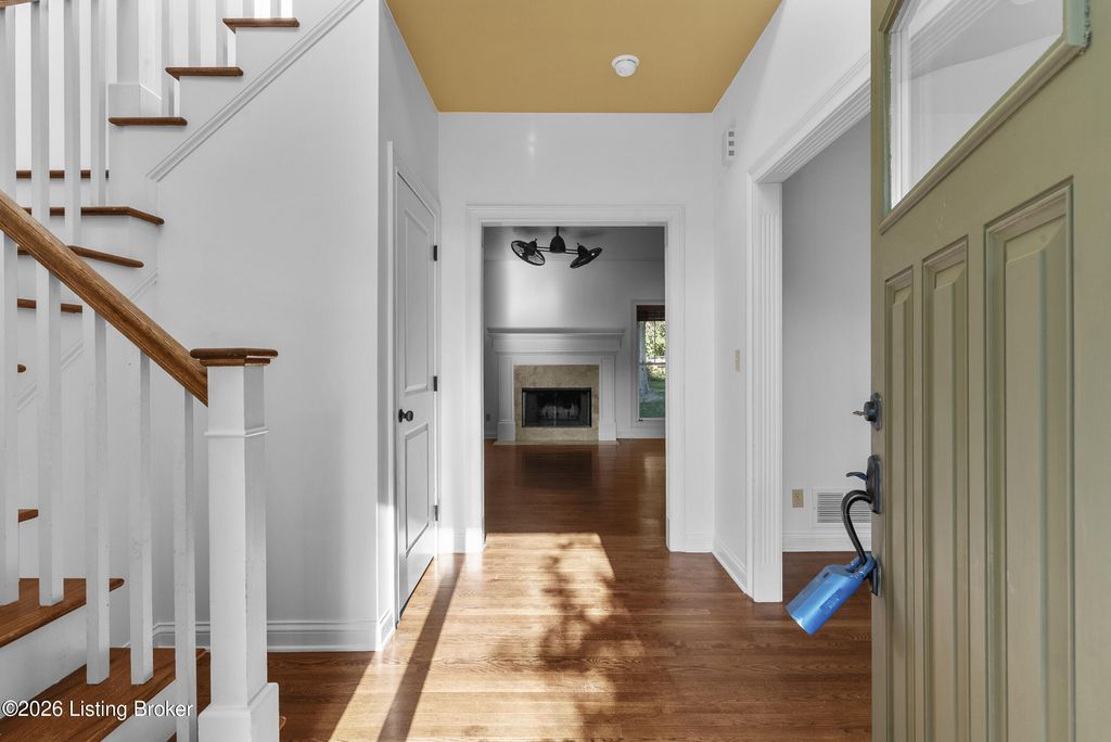 Photo of 5000 Flora Springs Cir, Louisville, KY 40299 (MLS # 1715597)