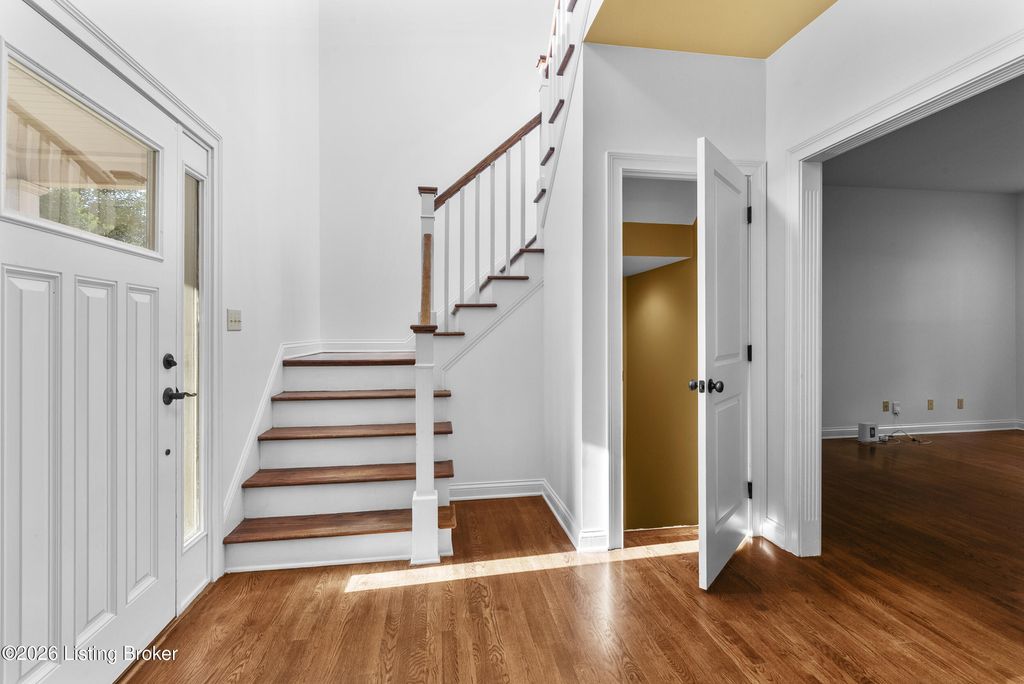 Photo of 5000 Flora Springs Cir, Louisville, KY 40299 (MLS # 1715597)