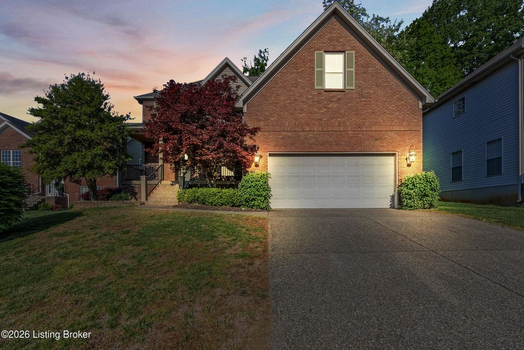 Photo of 5000 Flora Springs Cir, Louisville, KY 40299 (MLS # 1715597)