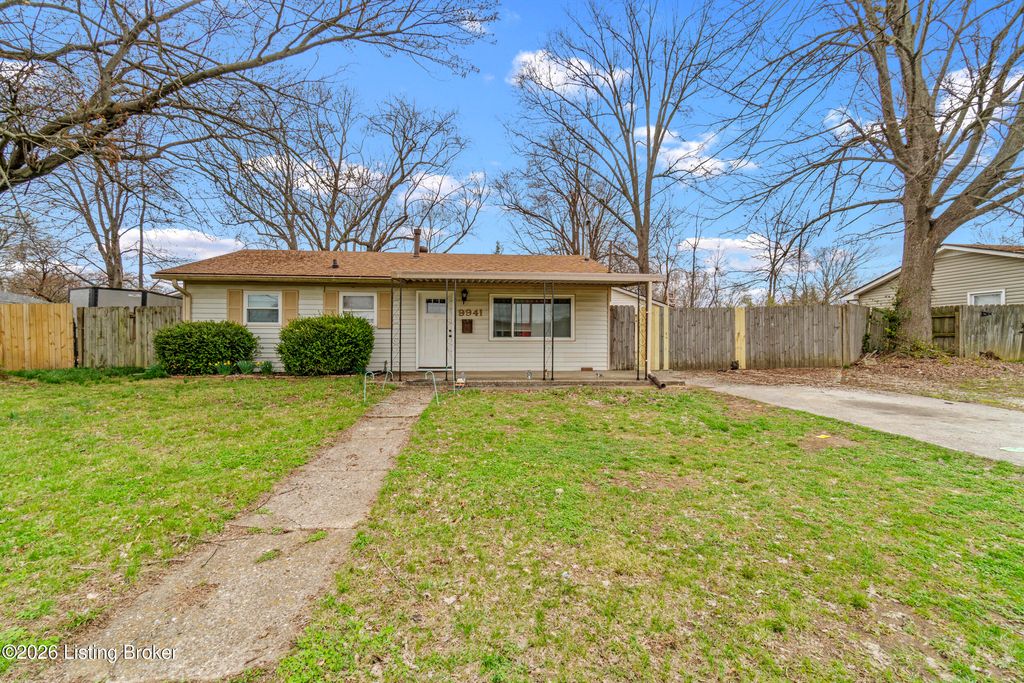 Photo of 9941 Appollo Ct, Louisville, KY 40272 (MLS # 1715620)