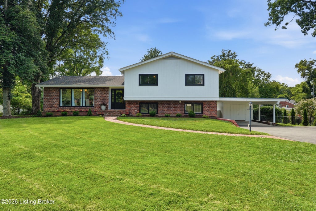 Photo of 116 Sweetbriar Ln, Louisville, KY 40207 (MLS # 1724186)