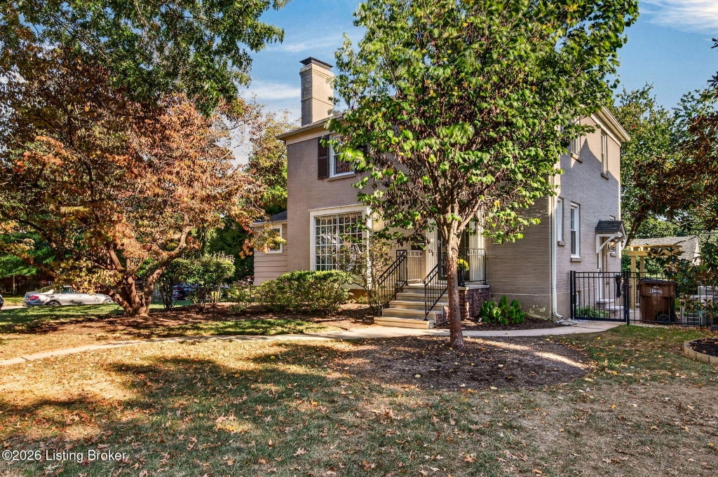 Photo of 3430 Hycliffe Ave, Louisville, KY 40207 (MLS # 1731361)