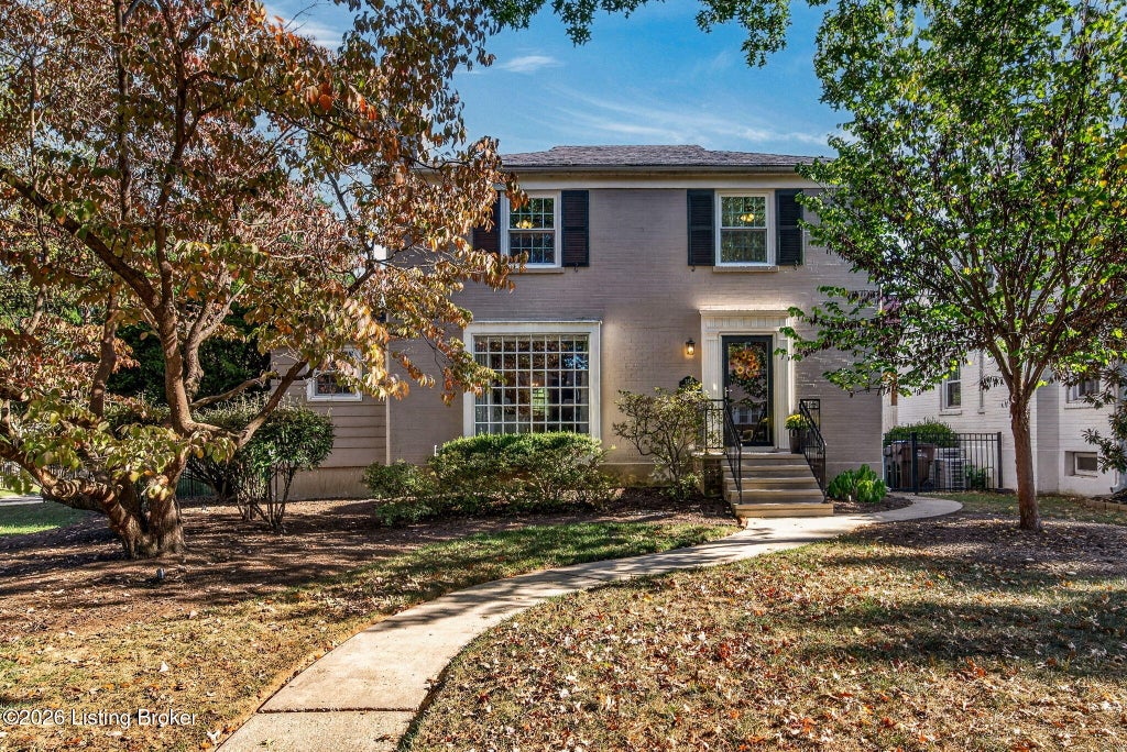 Photo of 3430 Hycliffe Ave, Louisville, KY 40207 (MLS # 1731361)