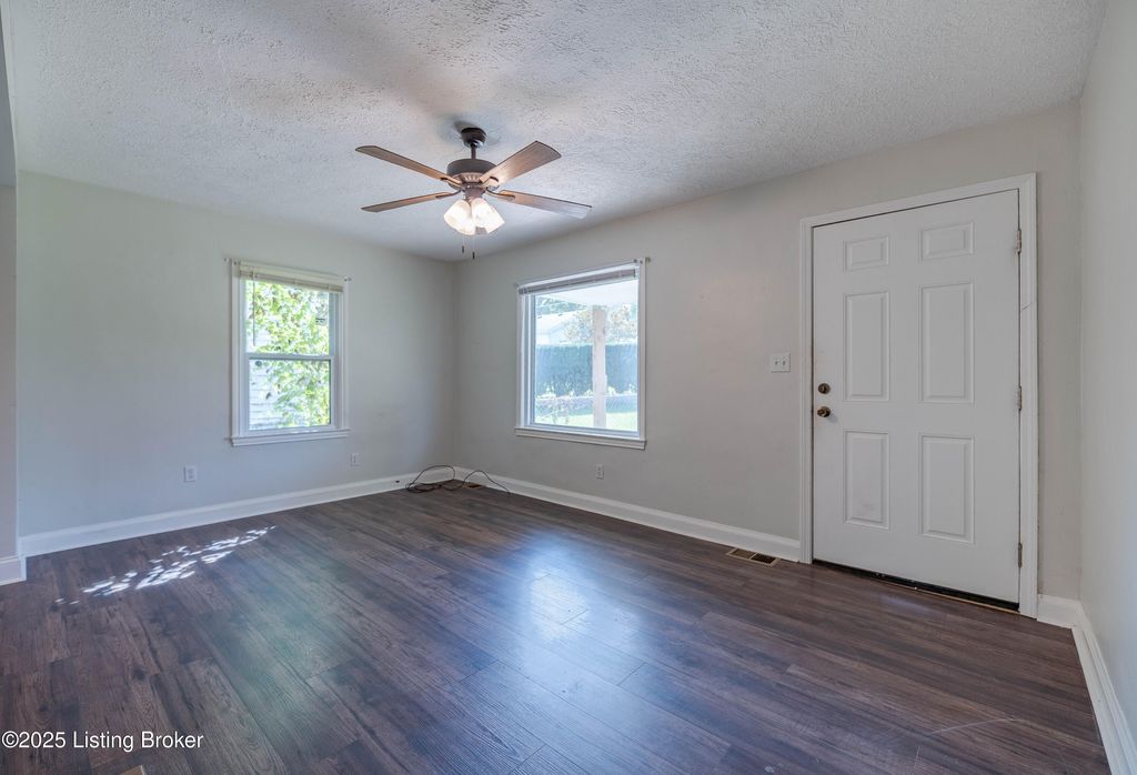 Photo of 3054 University Rd, Louisville, KY 40206 (MLS # 1700045)
