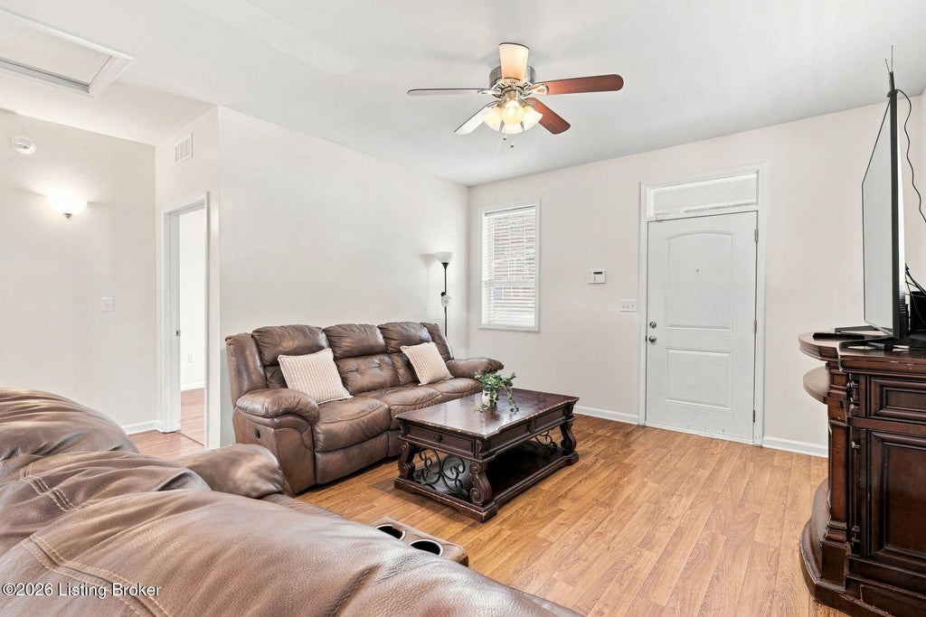 Photo of 13520 Park Springs Ln, Louisville, KY 40245 (MLS # 1727894)