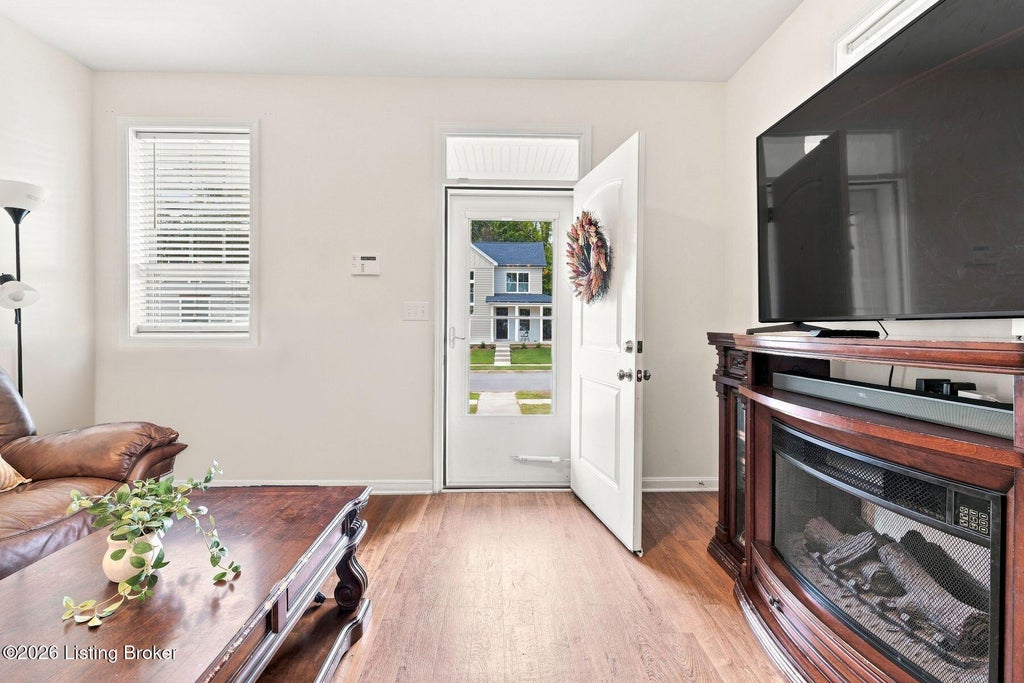Photo of 13520 Park Springs Ln, Louisville, KY 40245 (MLS # 1727894)