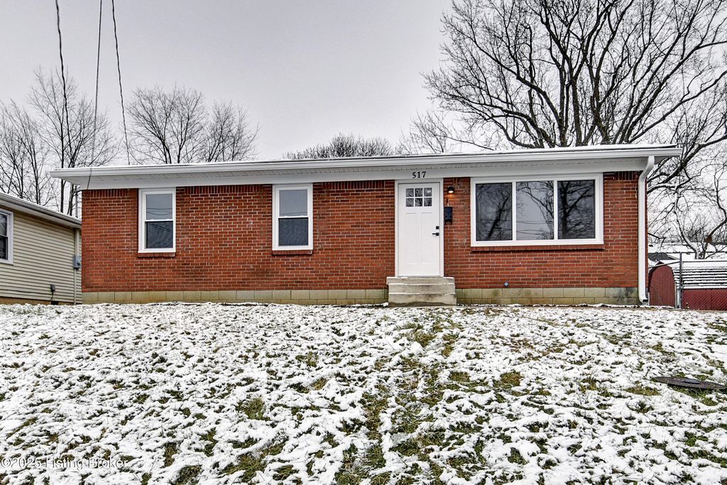 Photo of 517 Henry St, Elizabethtown, KY 42701 (MLS # 1705194)