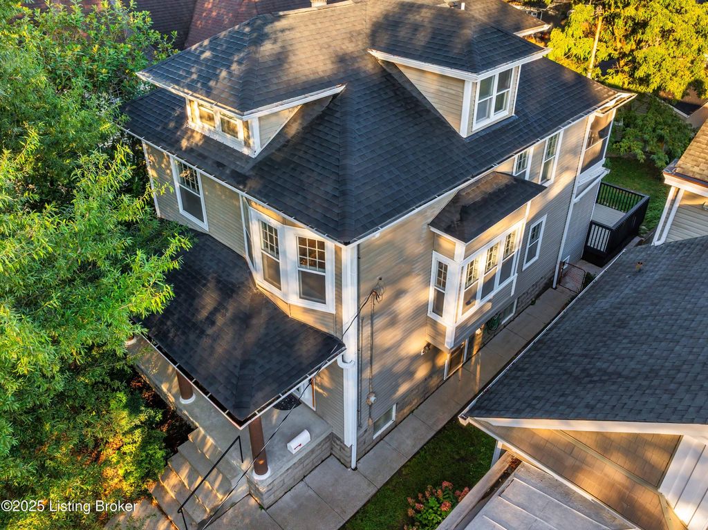 Photo of 1947 Deer Park Ave, Louisville, KY 40205 (MLS # 1707427)