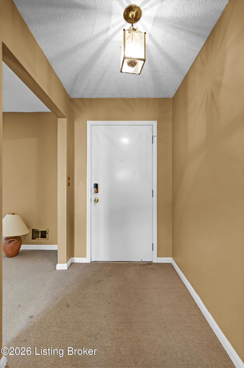 Photo of 3902 Bristol Oaks Dr, Jeffersontown, KY 40299 (MLS # 1708587)