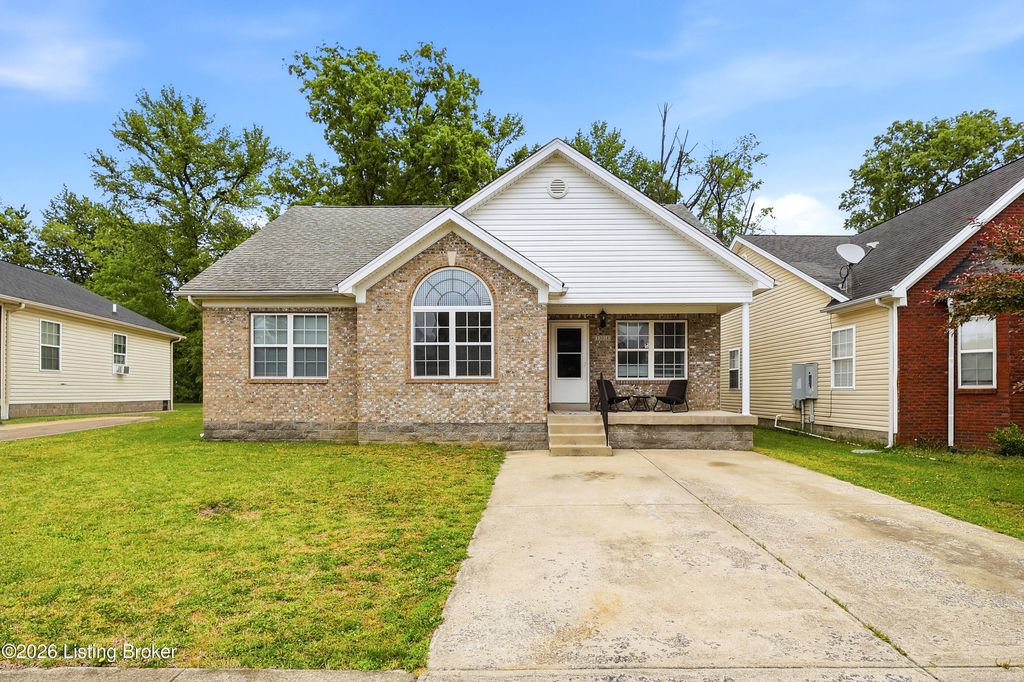 Photo of 13018 Bessels Blvd, Louisville, KY 40272 (MLS # 1717543)
