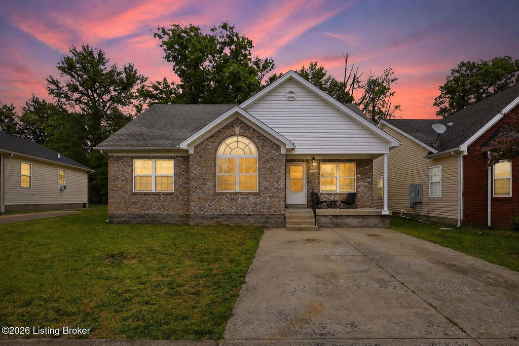Photo of 13018 Bessels Blvd, Louisville, KY 40272 (MLS # 1717543)