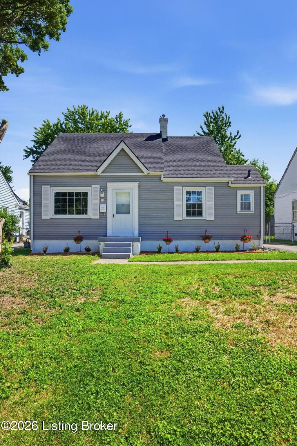 Photo of 517 Harris Pl, Louisville, KY 40222 (MLS # 1717163)