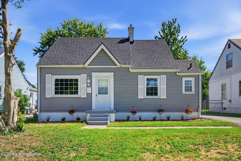 Photo of 517 Harris Pl, Louisville, KY 40222 (MLS # 1717163)