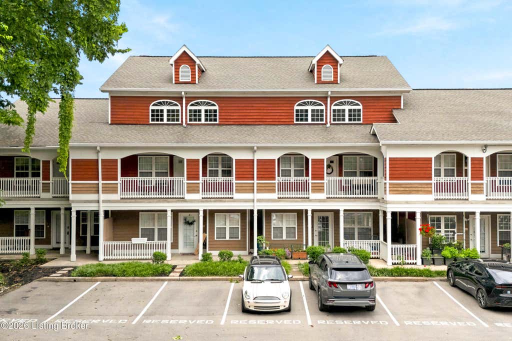 Photo of 250 Crescent Hill Pl #APT 100, Louisville, KY 40206 (MLS # 1721097)
