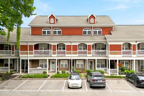 Condo For Sale - 250 Crescent Hill Pl #APT 100<br/> Louisville, KY 40206