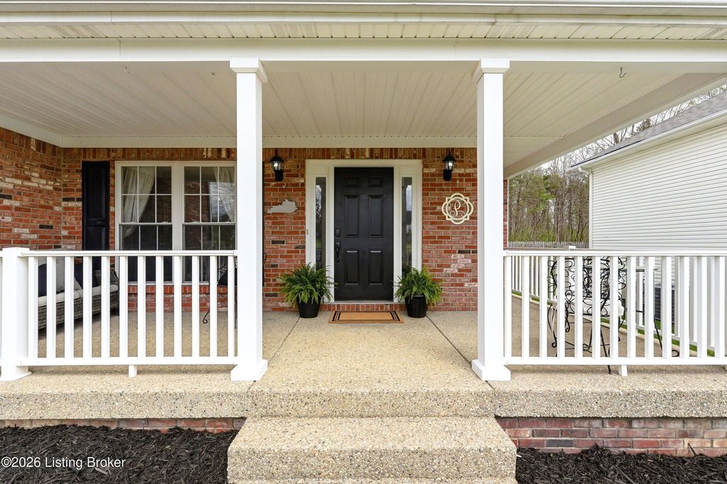 Photo of 10617 Dry Creek Way, Louisville, KY 40299 (MLS # 1714041)