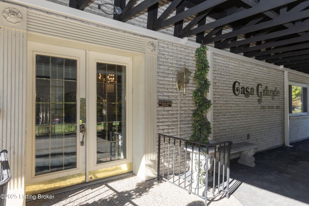 Photo of 740 Zorn Ave #3F, Louisville, KY 40206 (MLS # 1714739)