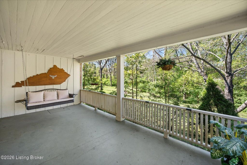 Photo of 3301 Hunsinger Ln, Louisville, KY 40220 (MLS # 1715370)