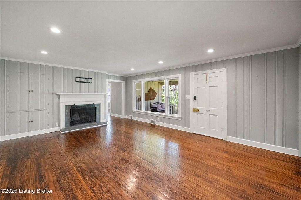 Photo of 3301 Hunsinger Ln, Louisville, KY 40220 (MLS # 1715370)