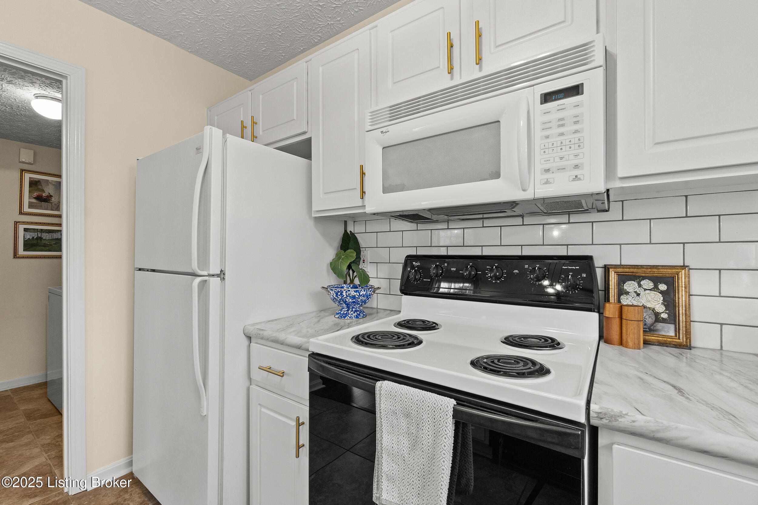 8500 Grand Neptune Dr, Louisville, Kentucky image 16
