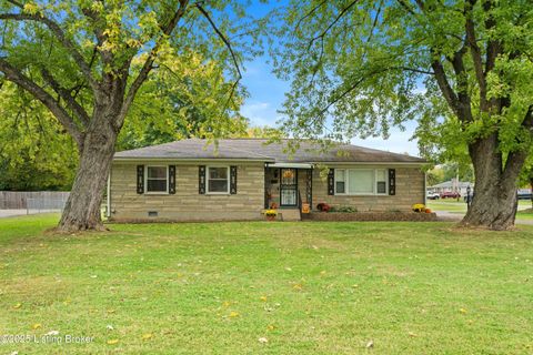 Photo of 9013 Whippoorwill Rd, Louisville, KY 40229 (MLS # 1704338)