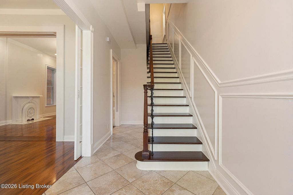 Photo of 105 W Kentucky St, Louisville, KY 40203 (MLS # 1713977)