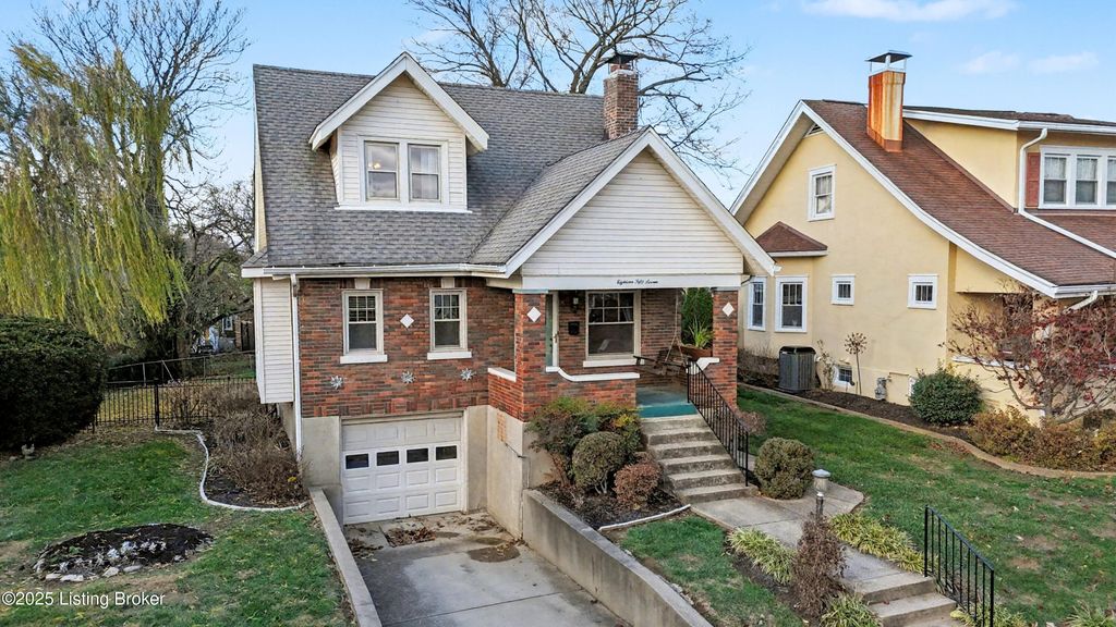 Photo of 1857 Overlook Terrace, Louisville, KY 40205 (MLS # 1704314)