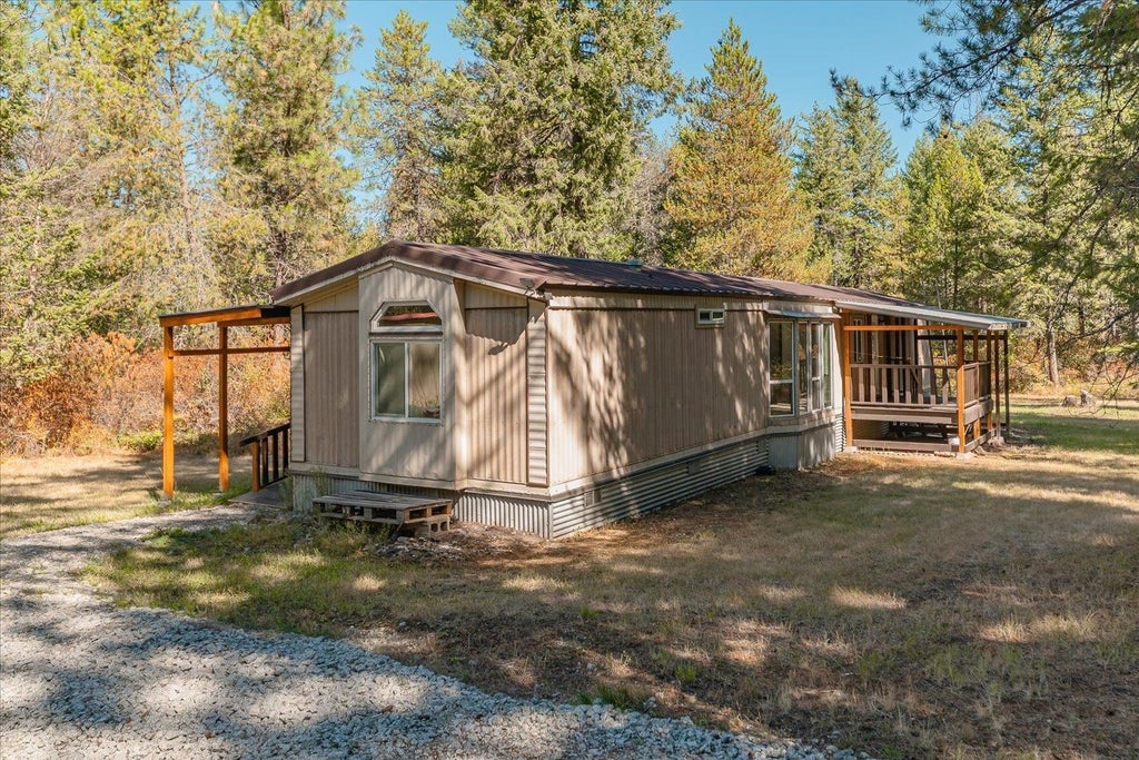 Photo of 9608 E Ruff Ln, Chattaroy, WA 99003 (MLS # 202624565)
