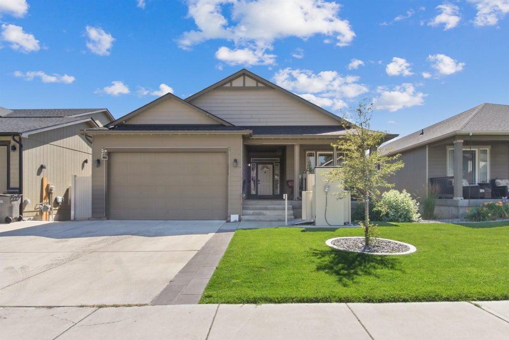 Photo of 3209 S Dearborn Ln, Spokane, WA 99223 (MLS # 202621173)