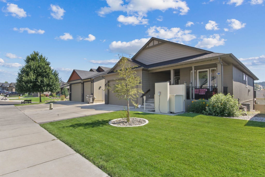 Photo of 3209 S Dearborn Ln, Spokane, WA 99223 (MLS # 202621173)