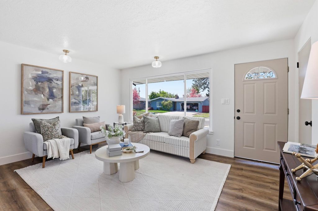 Photo of 5828 N Birch Pl, Spokane, WA 99205 (MLS # 202616523)