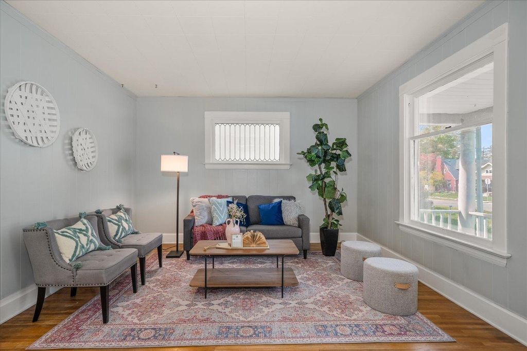 Photo of 1009 W 14th Ave, Spokane, WA 99204 (MLS # 202619172)