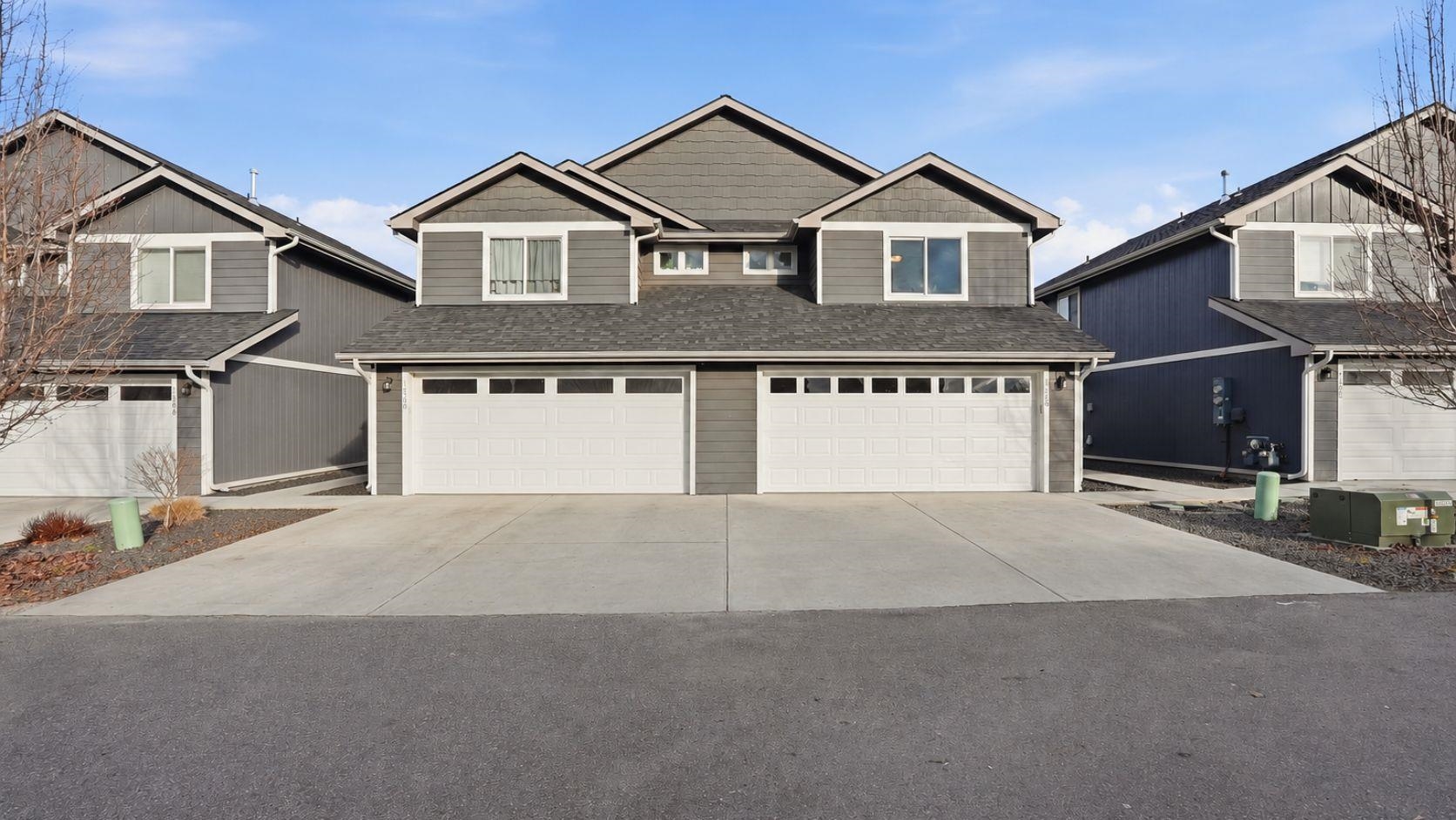 Photo 1 of 27 — 1428 N Michigan Ln, Greenacres, WA 99016