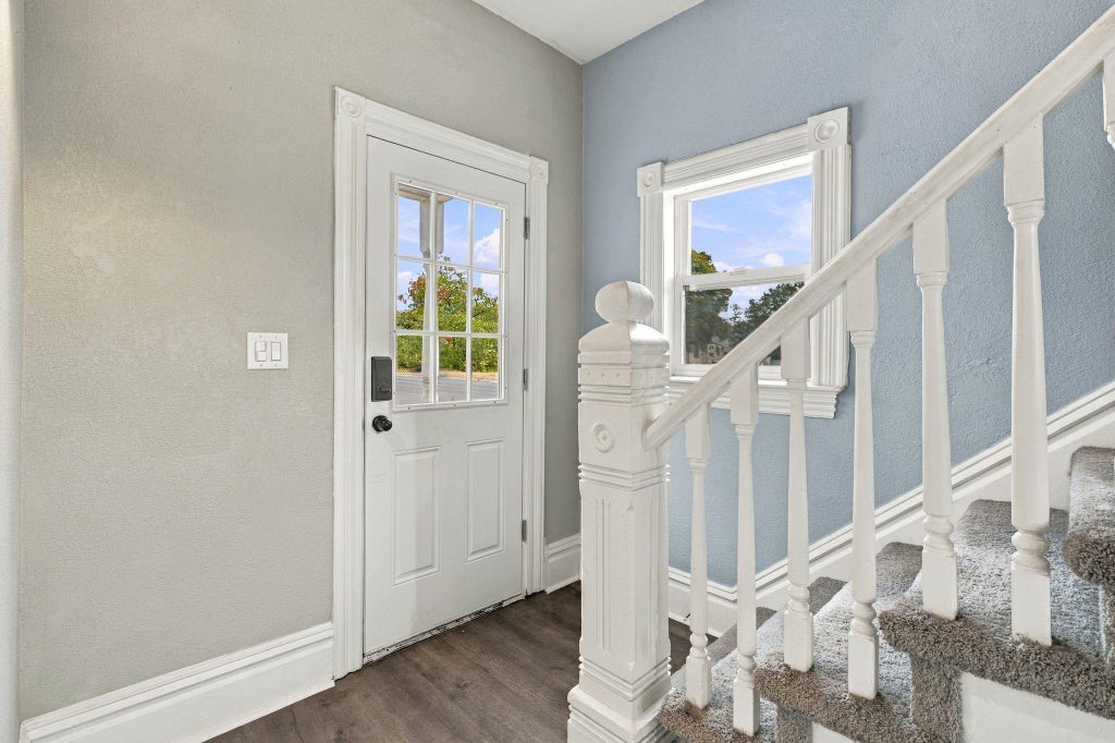 Photo of 1928 E Sharp Ave, Spokane, WA 99202 (MLS # 202625749)