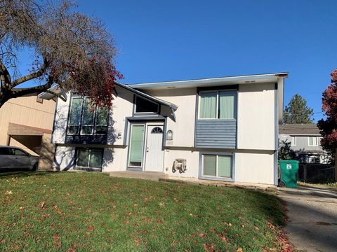 Photo of 4227 E 9th Ave, Spokane, WA 99202 (MLS # 202526562)