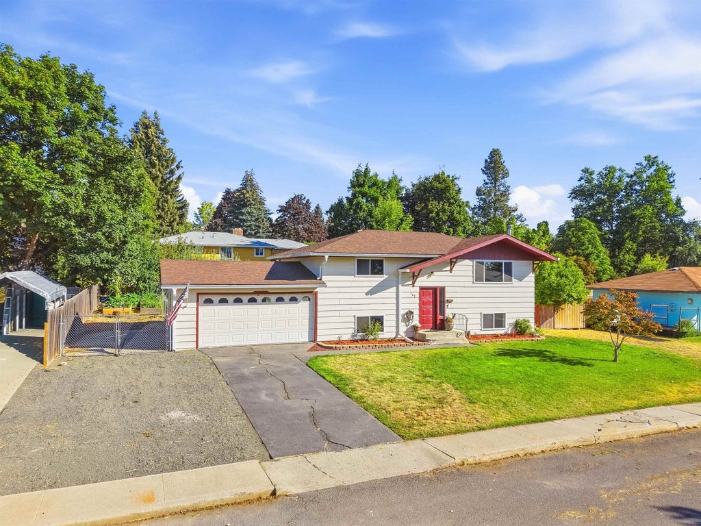 Photo of 247 Walker Dr, Cheney, WA 99004 (MLS # 202624444)