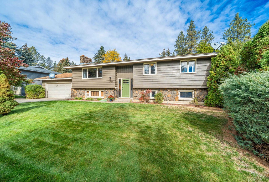 Photo of 2427 E 40th Ave, Spokane, WA 99223 (MLS # 202625846)