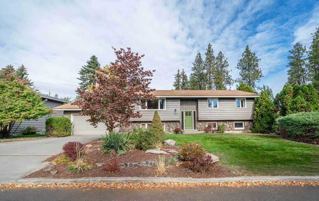 Photo of 2427 E 40th Ave, Spokane, WA 99223 (MLS # 202625846)