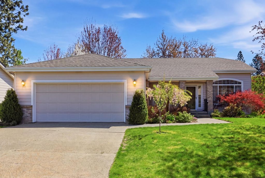 Photo of 4211 S Tenfel Ln, Spokane, WA 99223 (MLS # 202616087)