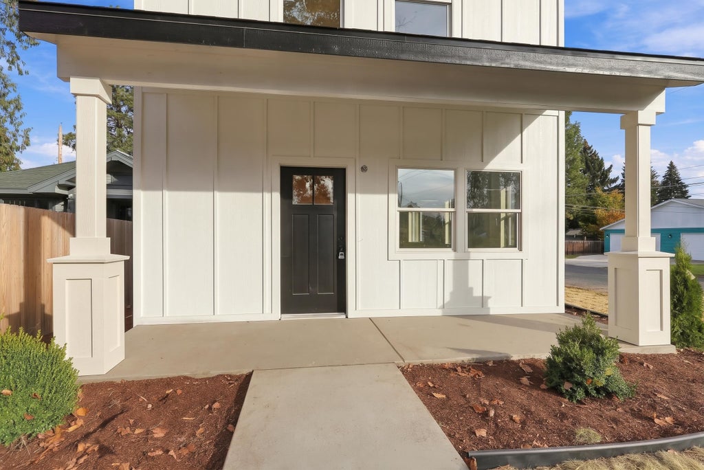 Photo of 6100 N Stevens St, Spokane, WA 99205 (MLS # 202626056)