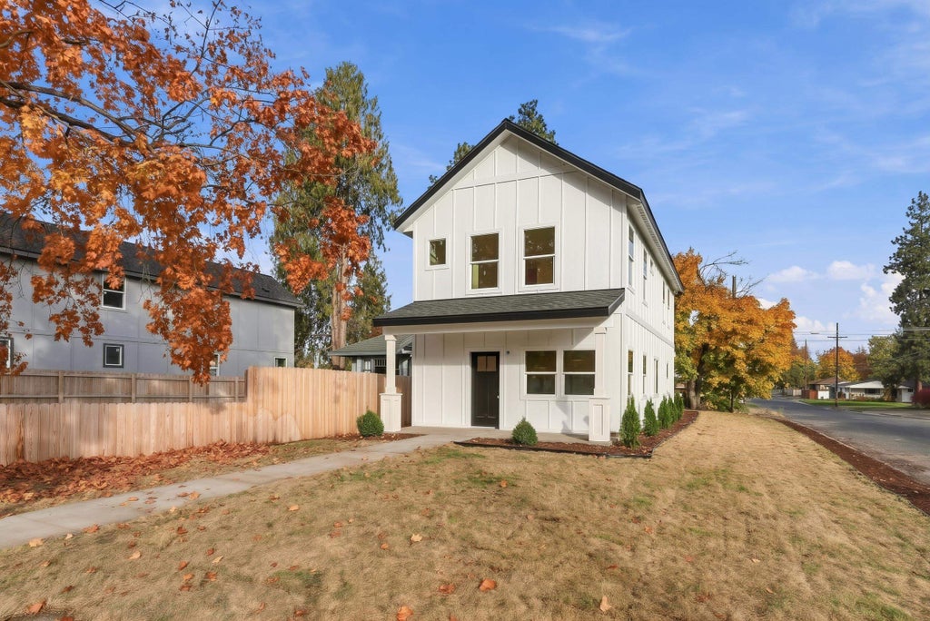 Photo of 6100 N Stevens St, Spokane, WA 99205 (MLS # 202626056)